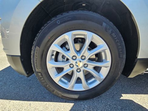 Used 2021 Chevrolet Equinox LS w/ LS Convenience Package FWD image 24