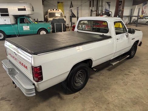 Used 1993 Dodge D/W Truck 250 RWD image 18