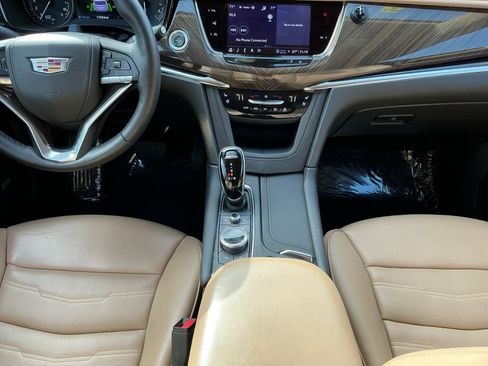 Used 2023 Cadillac XT6 Premium Luxury w/ Platinum Package image 11