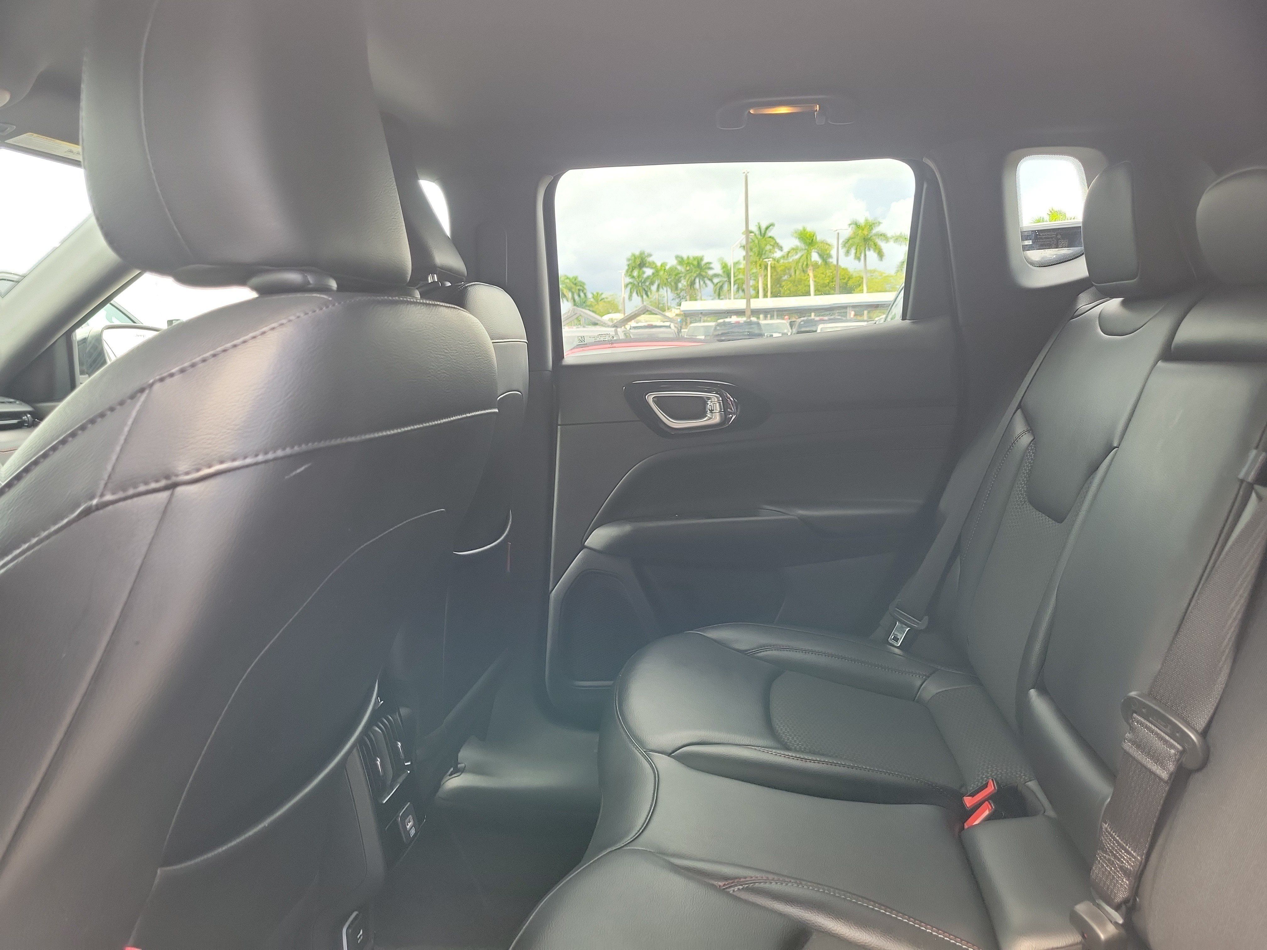 Used 2023 Jeep Compass Trailhawk AWD/4WD image 14
