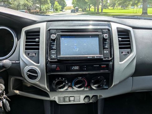 Used 2014 Toyota Tacoma 4x4 Double Cab image 25