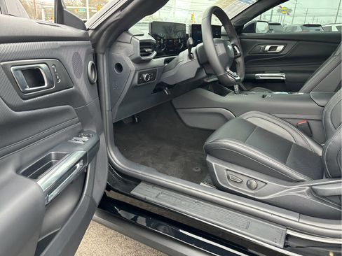 Used 2026 Ford Mustang Premium w/ Bronze Appearance Package image 7