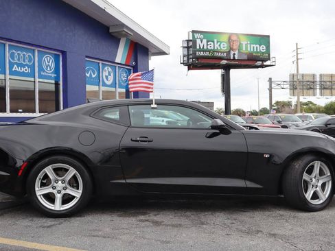 Used 2019 Chevrolet Camaro LT w/ Technology Package RWD image 4