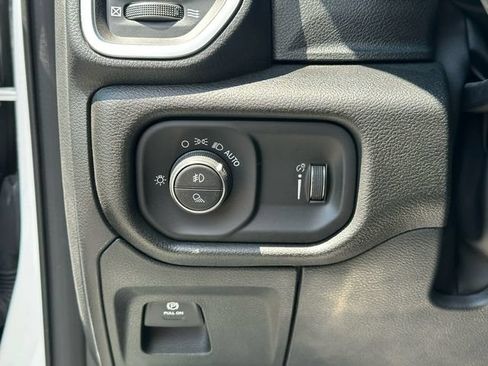 New 2026 RAM 1500 Express AWD/4WD image 22