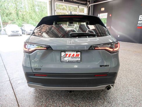 Used 2024 Honda HR-V Sport image 3