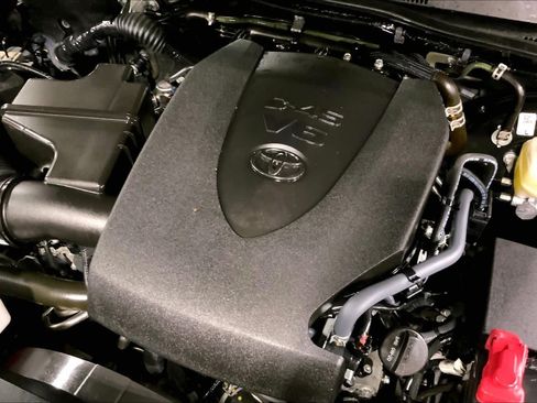 Used 2023 Toyota Tacoma SR5 AWD/4WD image 33