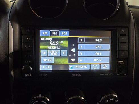 Used 2017 Jeep Compass Latitude AWD/4WD image 12