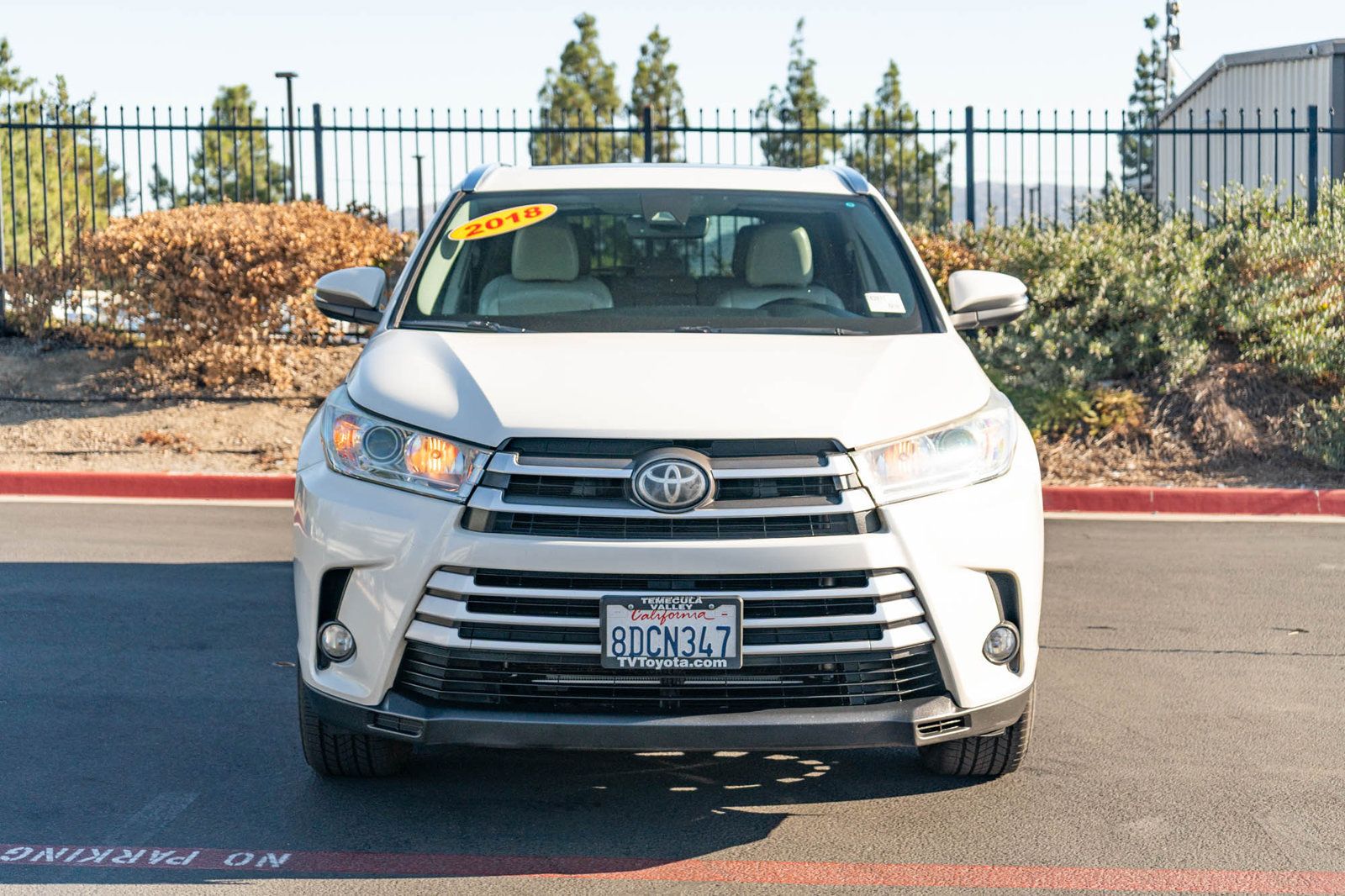 Used 2018 Toyota Highlander XLE FWD image 2