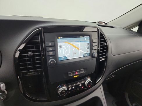Used 2023 Mercedes-Benz Metris image 13