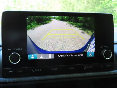 Used 2023 Honda CR-V EX image 6