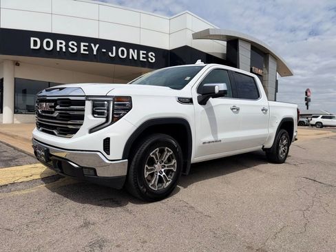 Used 2025 GMC Sierra 1500 SLT RWD image 1