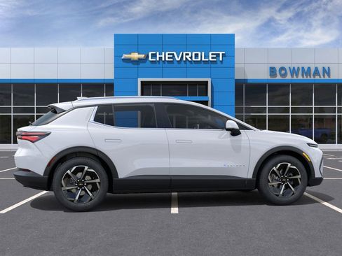 New 2026 Chevrolet Equinox EV LT FWD image 5