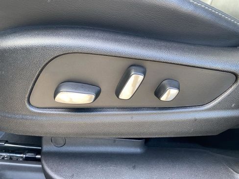 Used 2025 Cadillac XT6 Premium Luxury image 20