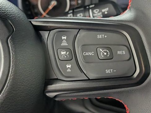 Used 2024 Jeep Wrangler Unlimited Rubicon AWD/4WD image 23