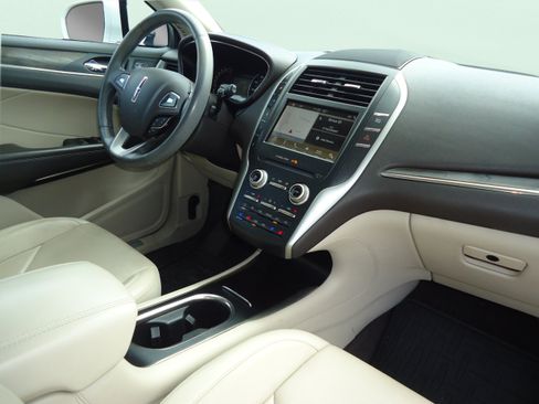 Used 2017 Lincoln MKC Reserve AWD/4WD image 27