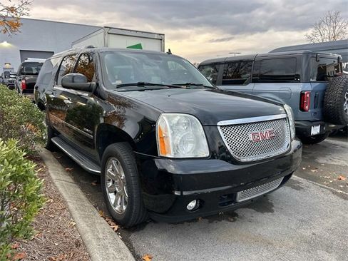 Used 2013 GMC Yukon XL Denali image 3