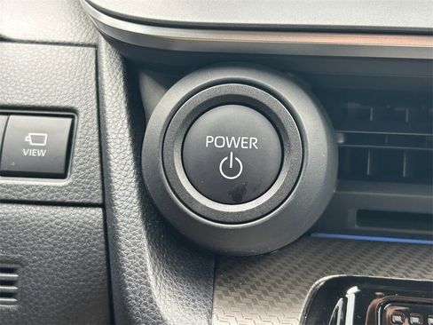 Used 2025 Toyota Prius Limited image 30