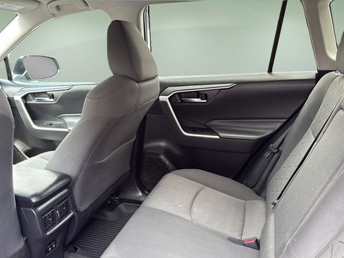 Used 2021 Toyota RAV4 XLE AWD/4WD image 15