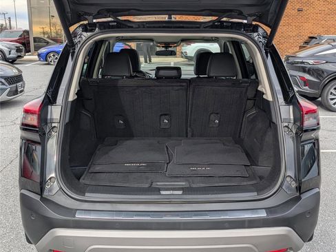 Used 2021 Nissan Rogue SV w/ Premium Package image 13