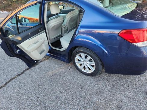Used 2011 Subaru Legacy 2.5i Premium image 28