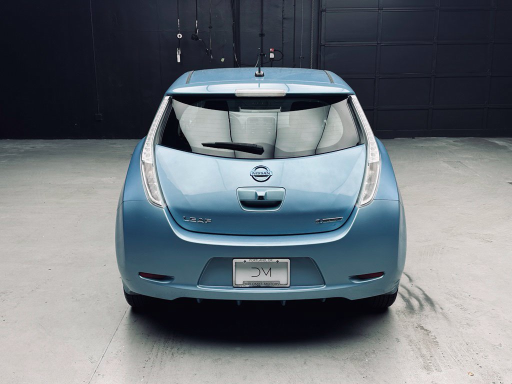 Used 2015 Nissan Leaf S FWD image 6