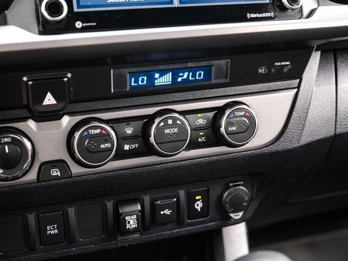 Used 2021 Toyota Tacoma TRD Off-Road AWD/4WD image 21