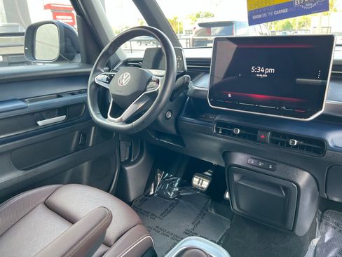 Used 2025 Volkswagen ID. Buzz Pro S RWD image 67
