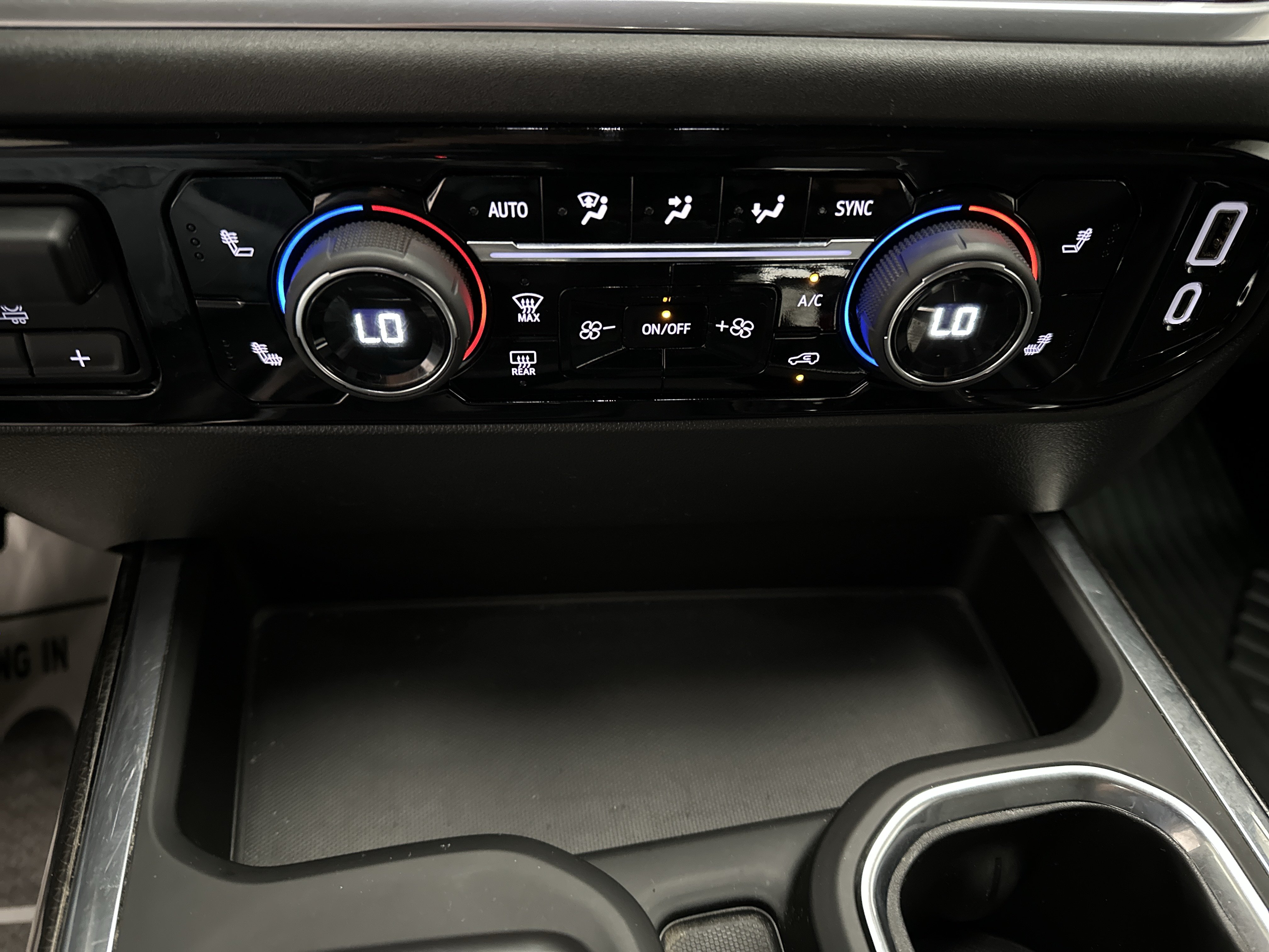 Used 2022 Chevrolet Silverado 1500 LT Trail Boss w/ Convenience Package II AWD/4WD image 33