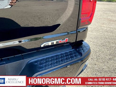 Used 2024 GMC Canyon AT4 AWD/4WD image 25