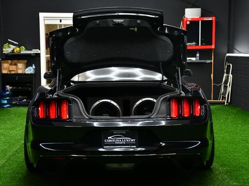 Used 2015 Ford Mustang Coupe image 32