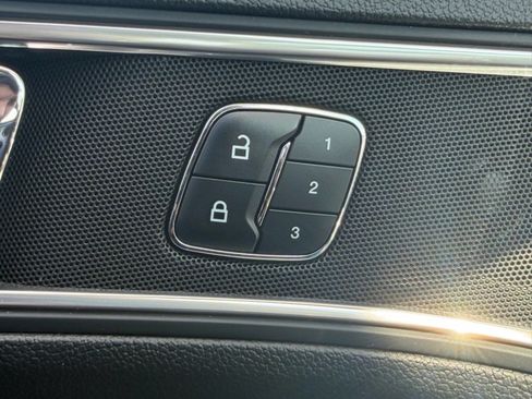 Used 2018 Ford Explorer Limited w/ Equipment Group 301A AWD/4WD image 14
