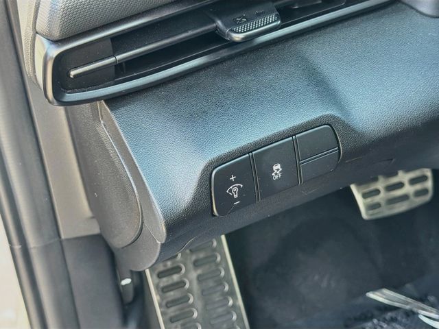 Certified 2025 Hyundai Elantra Sport FWD image 10