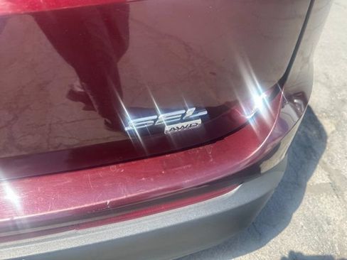 Used 2017 Ford Edge SEL w/ Equipment Group 201A AWD/4WD image 6