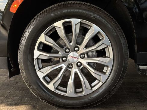 Used 2023 GMC Yukon XL Denali AWD/4WD image 29