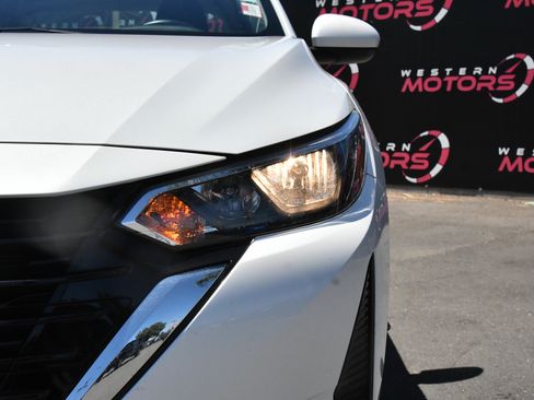 Used 2024 Nissan Sentra SV FWD image 11