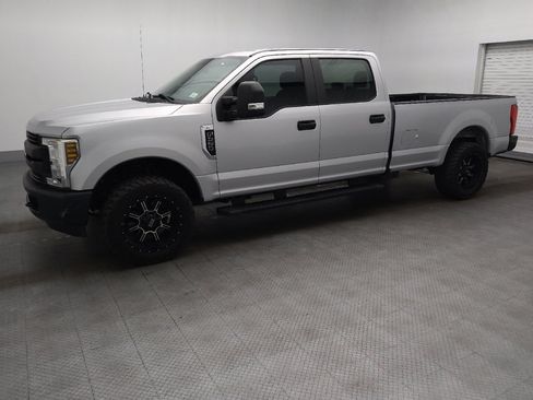 Used 2018 Ford F350 XL image 2