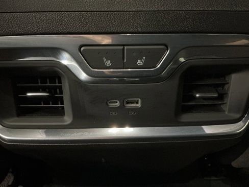 Used 2024 Chevrolet Silverado 2500 High Country w/ High Country Premium Package image 28