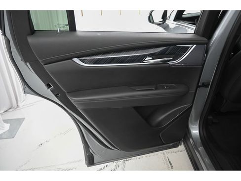 Used 2025 Cadillac XT6 Premium Luxury w/ Technology Package image 26