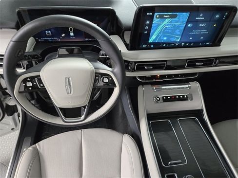 New 2026 Lincoln Aviator Reserve image 17