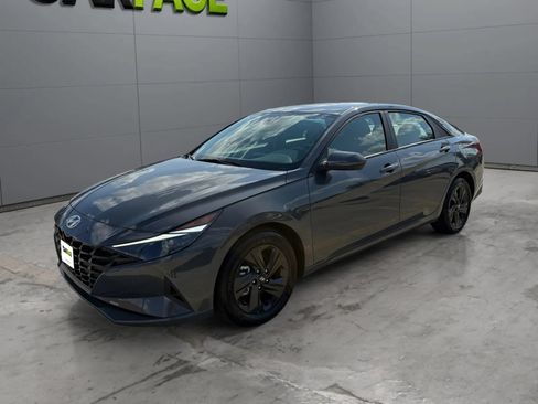 Used 2023 Hyundai Elantra SEL FWD image 5