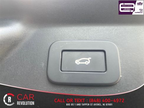 Used 2025 Land Rover Range Rover Velar Dynamic SE AWD/4WD image 11