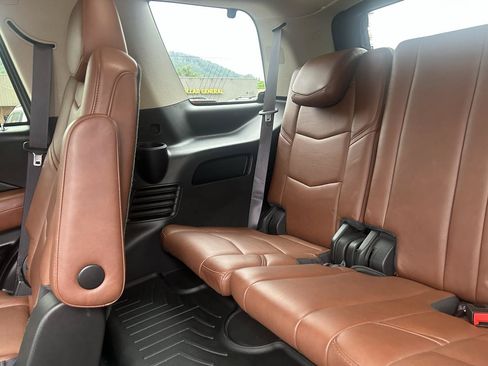 Used 2016 Cadillac Escalade Luxury AWD/4WD image 39