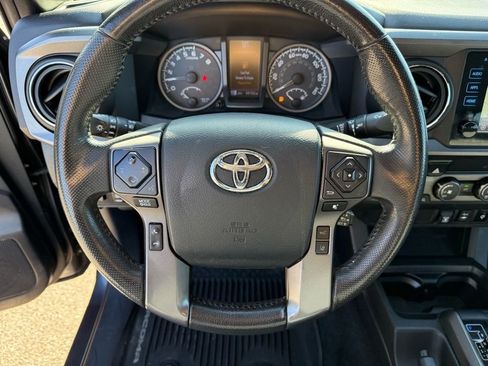 Used 2019 Toyota Tacoma TRD Off-Road image 19