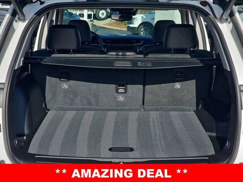 Used 2023 Jeep Grand Cherokee Limited image 12