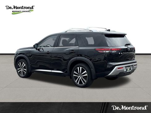 Used 2024 Nissan Pathfinder Platinum w/ Cargo Package image 7