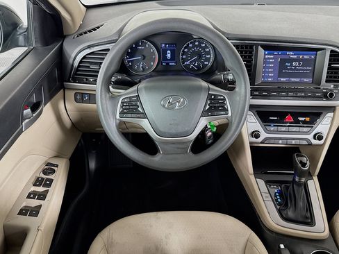 Used 2018 Hyundai Elantra SEL image 16