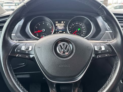 Used 2019 Volkswagen Tiguan SE image 23