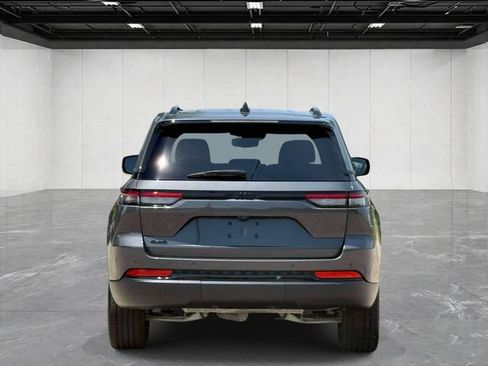 Certified 2024 Jeep Grand Cherokee Altitude AWD/4WD image 4