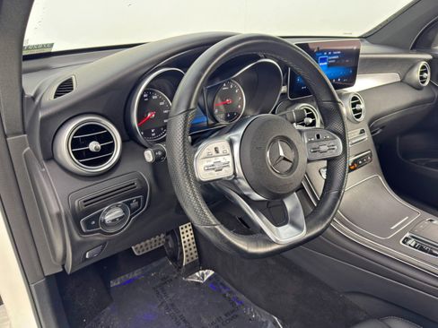 Used 2022 Mercedes-Benz GLC 300 4MATIC w/ AMG Line image 12
