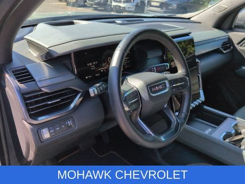 Used 2024 GMC Acadia AT4 w/ Luxury Package AWD/4WD image 11